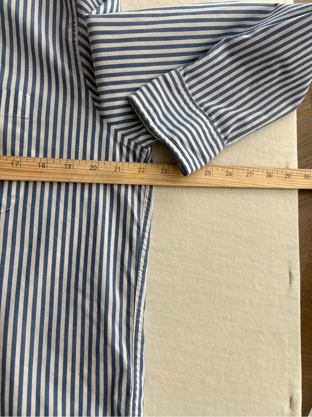 Abercrombie & Fitch Blue and White Striped Button-Down Shirt - Picture 6 of 8